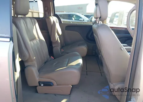 2013 Chrysler Town & Country Touring-L z USA, uszkodzony, nr VIN 2C4RC1CG7DR793807